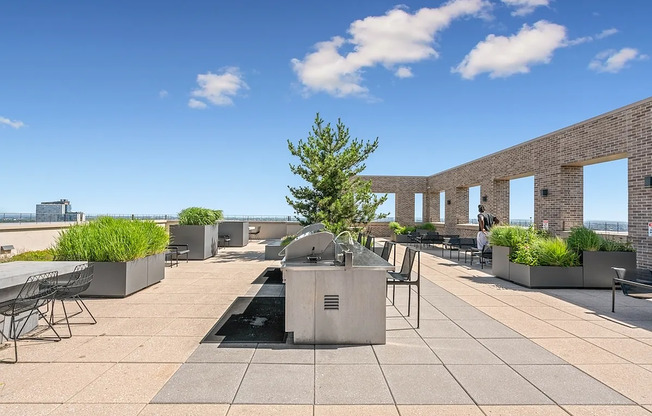 1 bed, 1 bath, $4,200, Unit 20J