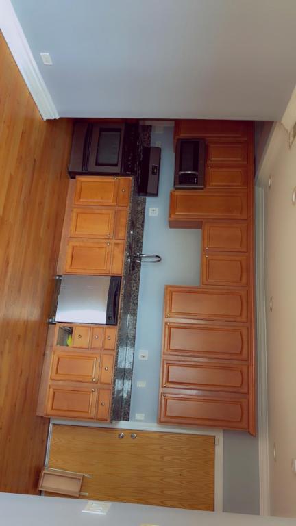 917 E 78 ST