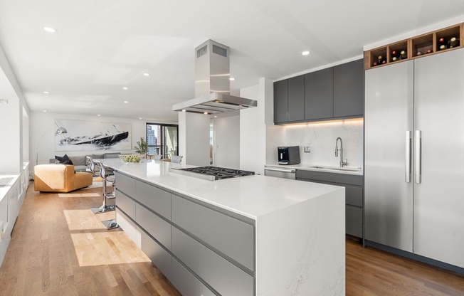 4 beds, 3.5 baths, 2,500 sqft, $17,500, Unit 41 AB