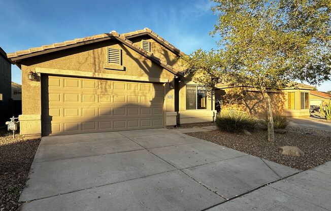 3 Bedroom 2 Bath Single Level Home In Maricopa!