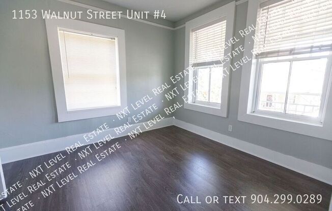 1153 WALNUT ST