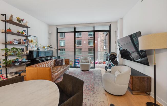 128 W 23 ST