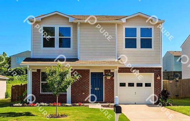 221 Whitestone Dr!