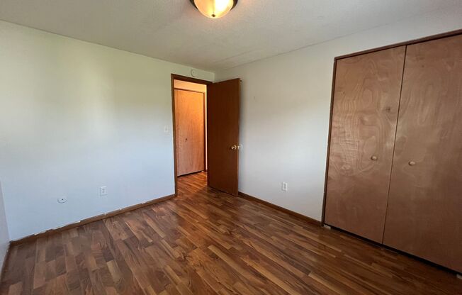 2 beds, 1 bath, $950, Unit A1335-04