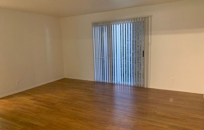 1 bed, 1 bath, 682 sqft, $1,395, Unit 213