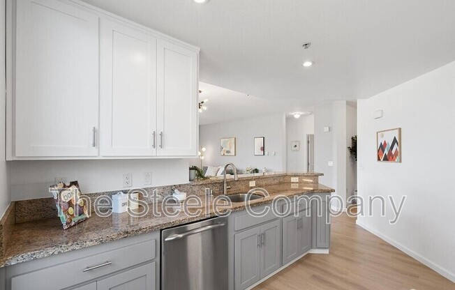 501 CRES WAY