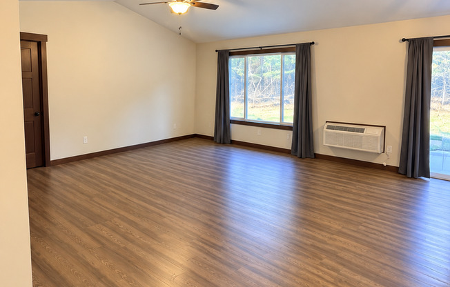 122-124 Hickory Lane
