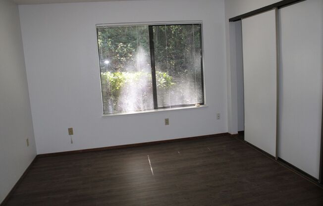 2 beds, 1 bath, $2,300