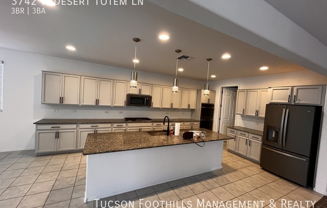 3742 W DESERT TOTEM LN