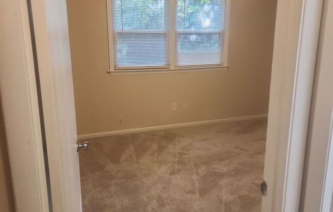 1 bed, 1 bath, 600 sqft, $1,100