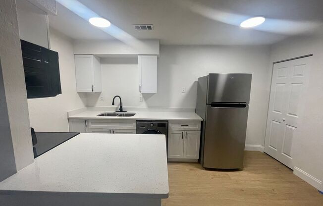 1 bed, 1 bath, 530 sqft, $1,095, Unit 44