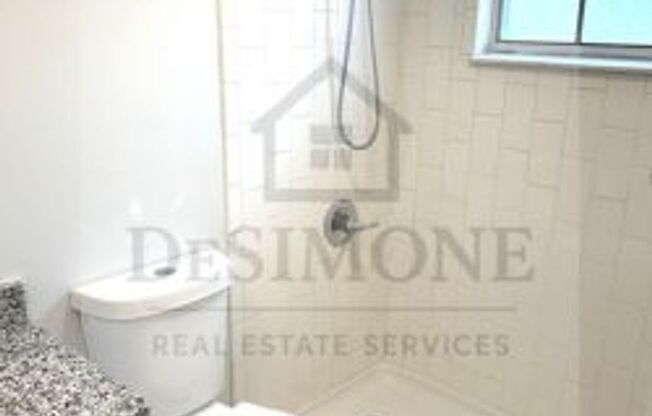 1 bed, 1 bath, 570 sqft, $1,099, Unit R-11