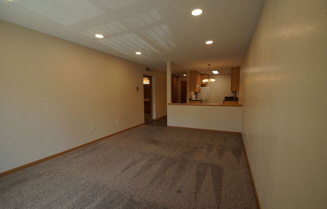 1 bed, 1 bath, 780 sqft, $1,374, Unit 220