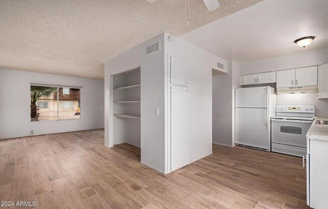 3605 W Bethany Home Rd #21
