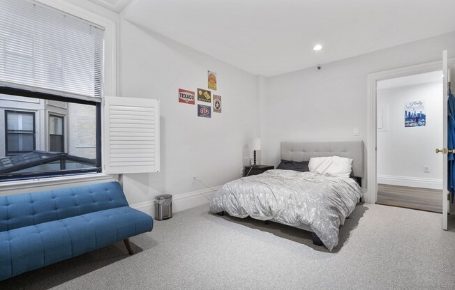 2 beds, 1.5 baths, 1,221 sqft, $4,950, Unit 205