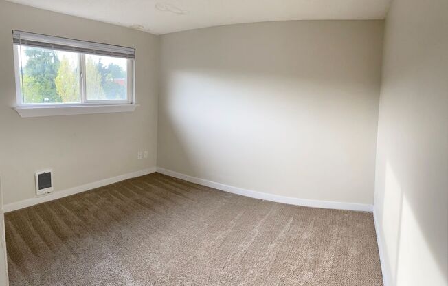 1 bed, 1 bath, 700 sqft, $1,595, Unit 120