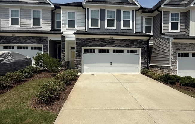 202 HIDDEN RUN LN
