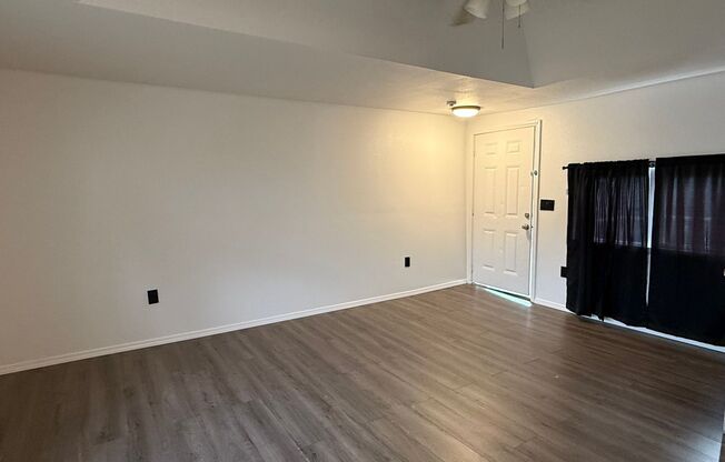Charming 1 Bed Apartment | Hardwood Floors + Near Downtown!