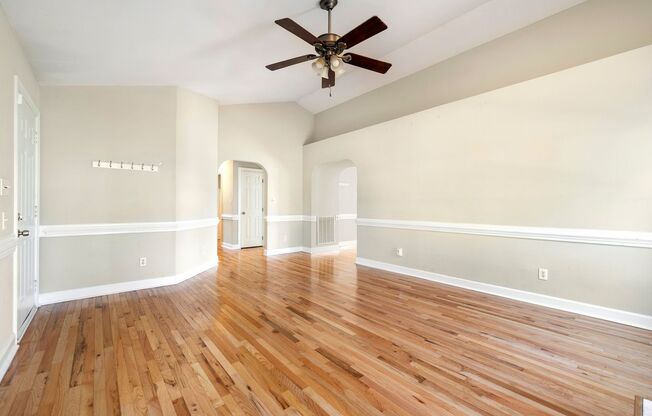 3 Bedroom Home with Fenced Yard Available August!