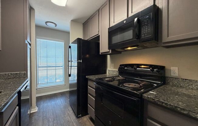 AVAILABLE NOW 2 BEDROOM 1.5 BATH TOWNHOME IN SW FORT WORTH