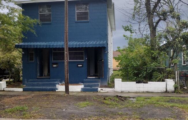 1402 McConihe St