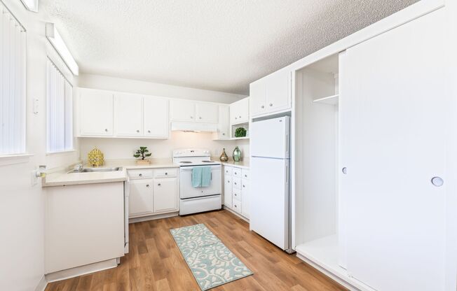 1 bed, 1 bath, 730 sqft, $1,540, Unit GC42