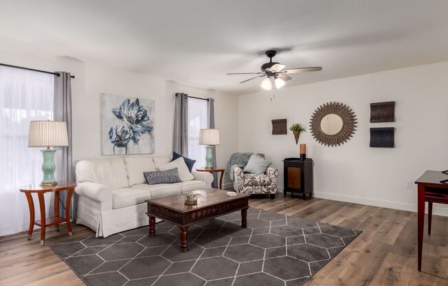 Perfect 2B/2BA Fully Furnished Rental in Sun City