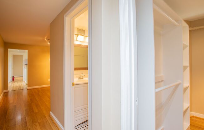 1 bed, 1 bath, $1,895, Unit (#B2)