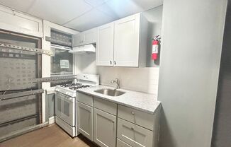 2 beds, 1 bath, $1,295