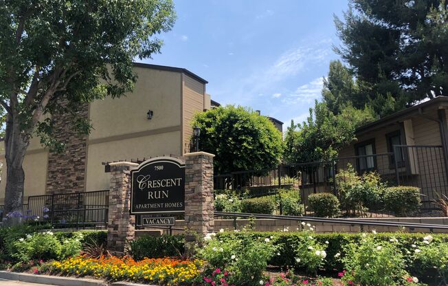2 beds, 1 bath, $2,495, Unit 142