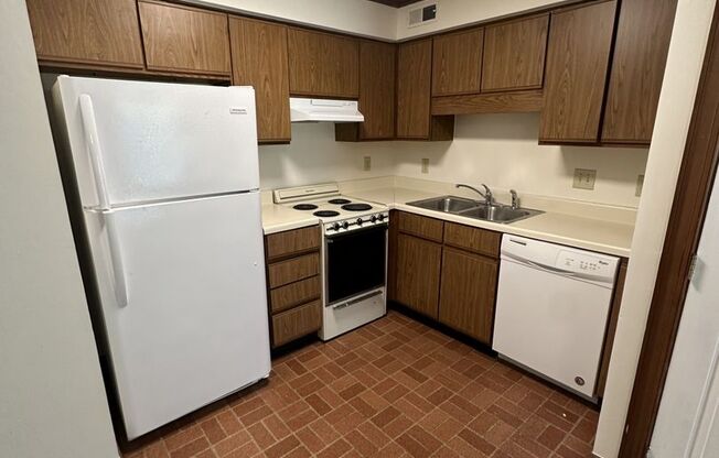 1 Bedroom 1 Bathroom Condo!