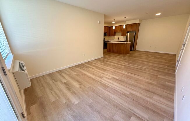 2 beds, 1 bath, 1,005 sqft, $1,875, Unit F204