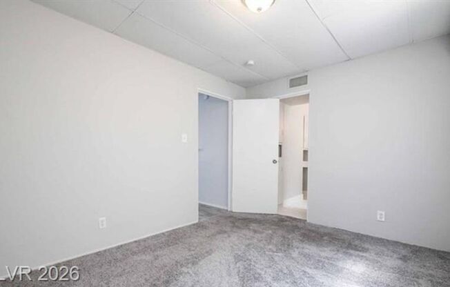 1 BD/1 BA Refreshed Apt