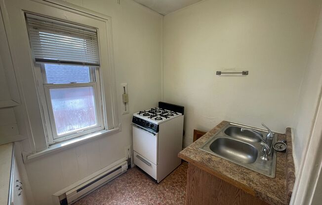 1 bed, 1 bath, $795, Unit Unit 5