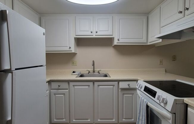 2 beds, 1 bath, $1,675, Unit 490108