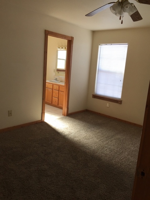 3 beds, 2 baths, $1,500