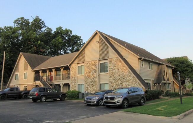 2 beds, 1 bath, 769 sqft, $1,190, Unit 91