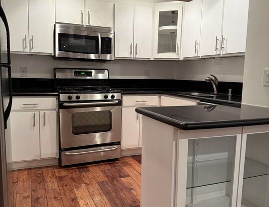 1 bed, 1 bath, 849 sqft, $2,900, Unit 3105