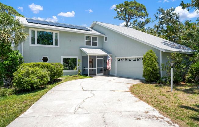 ** STUNNING 4 BEDROOM 2 FULL BATH/ 2 HALF BATH HOME WITH A PRIVATE POOL LOCATED JUST MINUTES FROM NOKOMIS BEACH! **