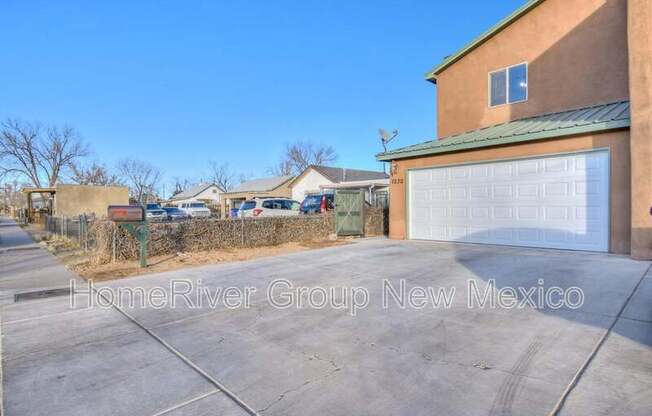 1230 8 ST NW