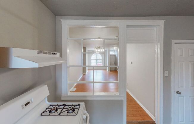 2429 Druid Hill Ave - 2 Bedroom Townhouse
