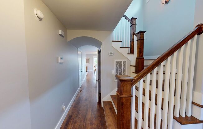 LEASING SPECIAL Charming East Nashville Home!