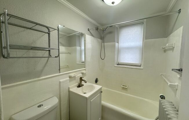 Studio, 1 bath, 300 sqft, $1,425, Unit Unit 208