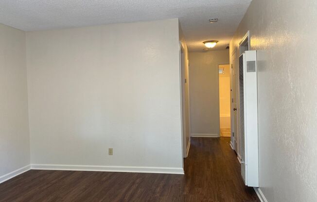 2 beds, 1 bath, $1,195