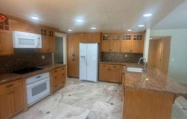 Gorgeous Bonita home with a pool