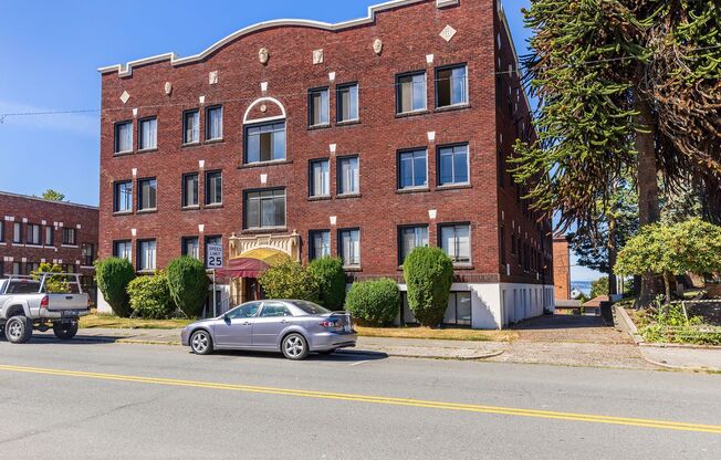 Studio, 1 bath, 282 sqft, $1,225, Unit Mayfair - 37
