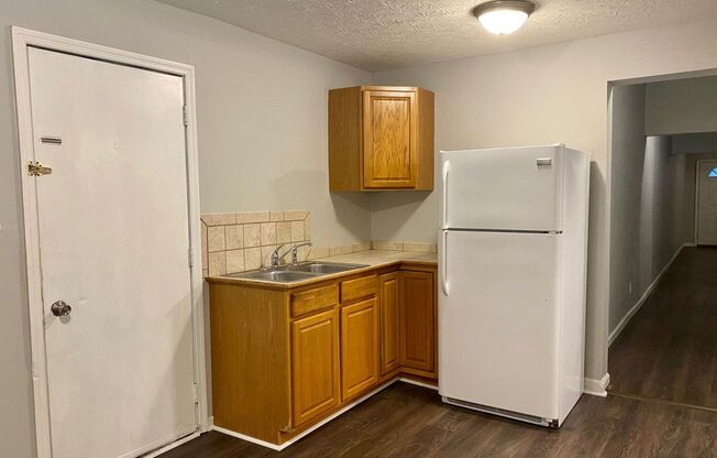 2 beds, 1 bath, 872 sqft, $950, Unit 1