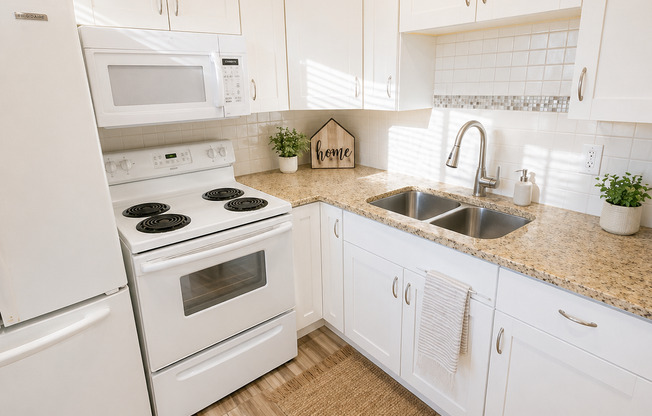 Charming 1-Bedroom Condo Near the Beach – 2501 Harn Blvd #H27, Clearwater, FL