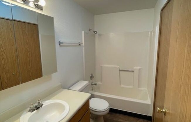 2 beds, 2 baths, 1,027 sqft, $1,450, Unit 86