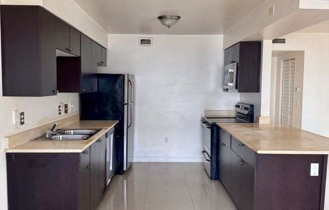 1 bed, 1 bath, 713 sqft, $1,395, Unit 165